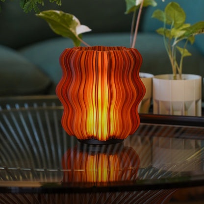 Detail of the wavy ribbed surface of the mini table lamp